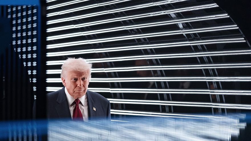 Trump acumula crisis un año después de su victoria