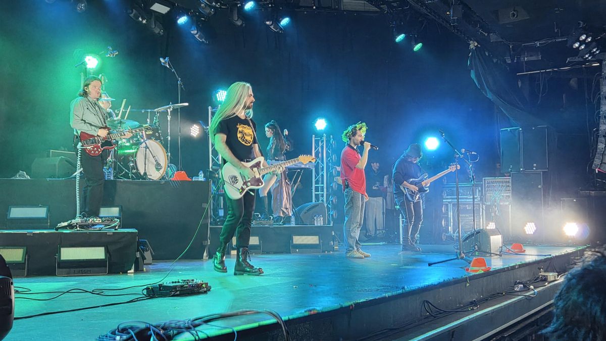 España quiere un pisito en la calle Elfo