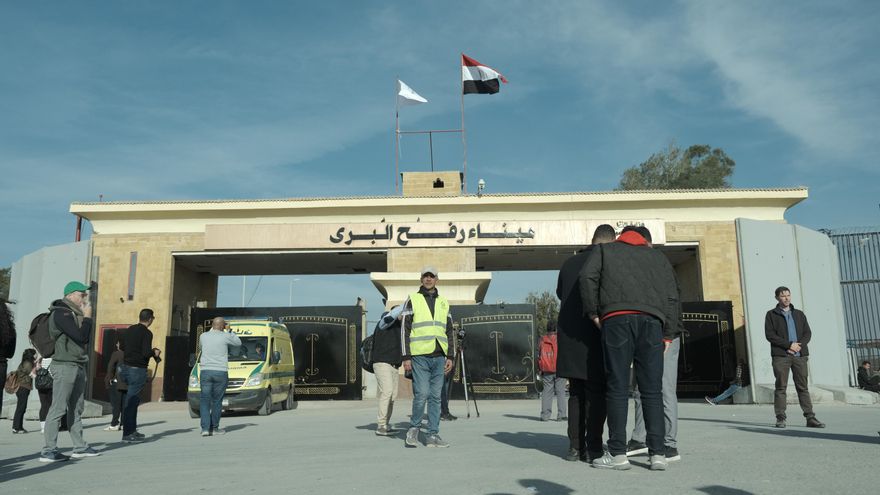 La ayuda humanitaria vuelve a entrar de Egipto a Gaza: "Estamos muy contentos desde que han abierto el paso de Rafah"