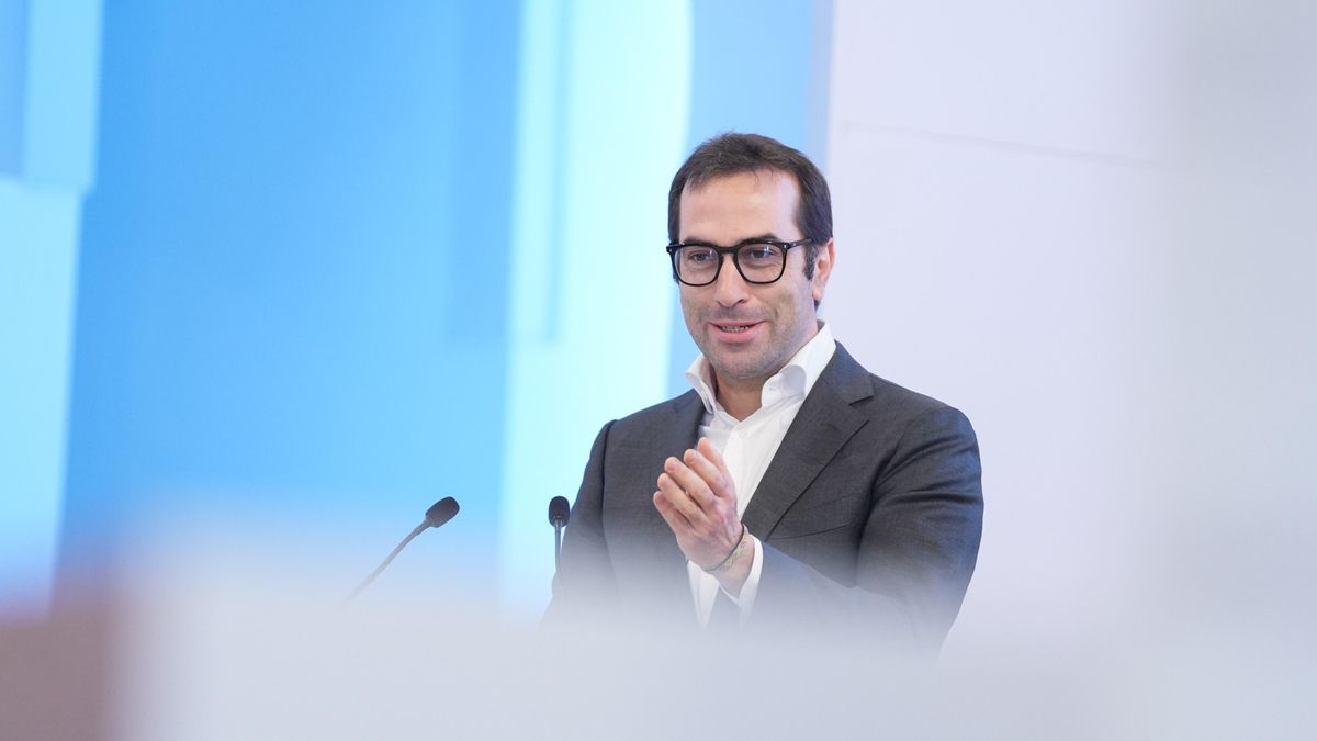 Archivo - El ministro de Economía, Comercio y Empresa, Carlos Cuerpo