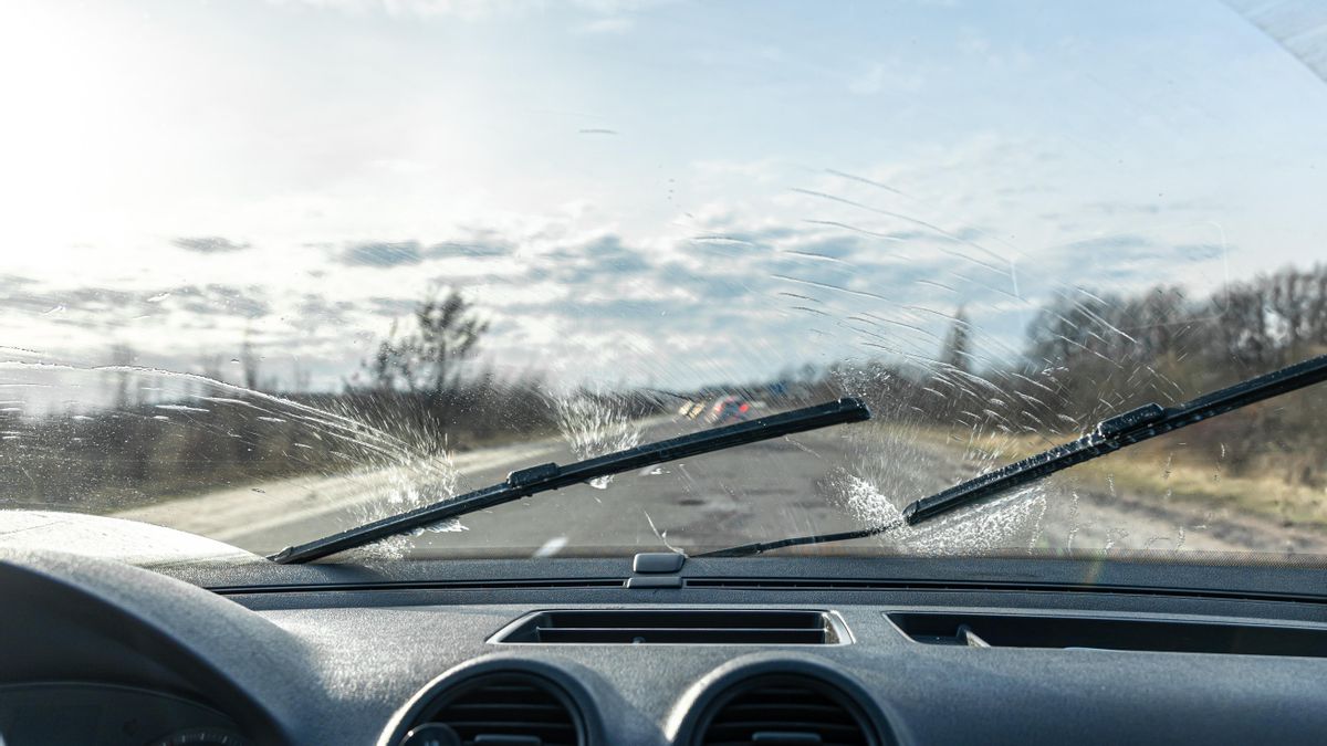 El mantenimiento adecuado de los limpiaparabrisas ayuda a reducir el ruido.
