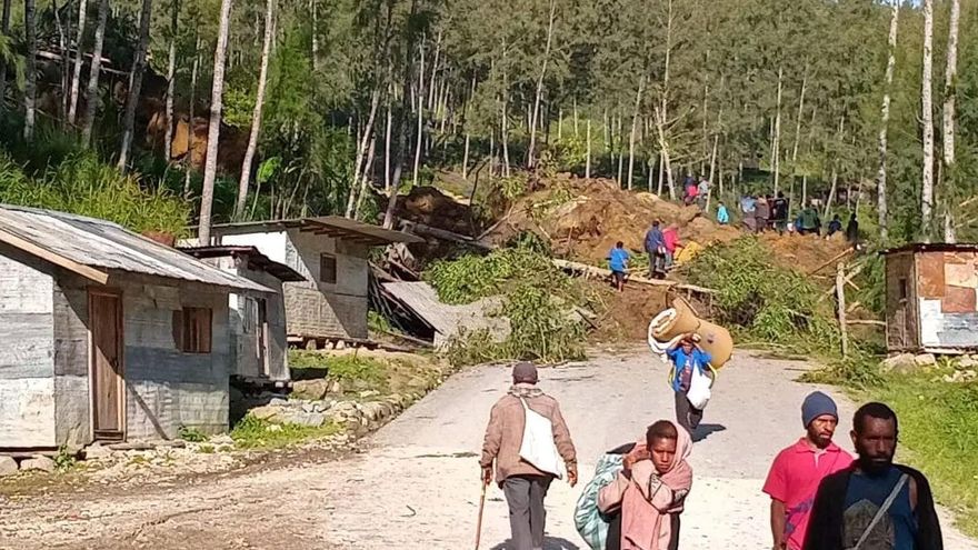 Más de 2.000 personas "enterradas vivas" por la avalancha en Papúa Nueva Guinea, según el Gobierno