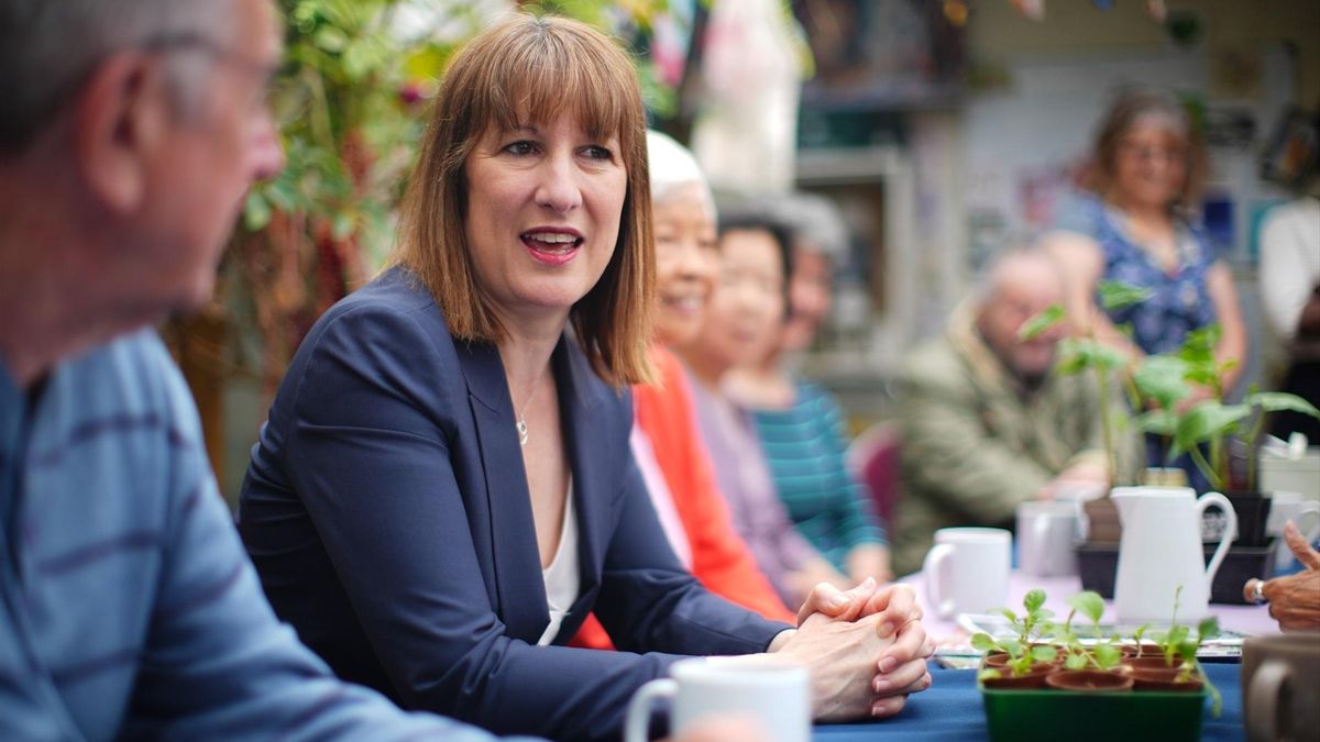 La ministra de Economía, Rachel Reeves, en Camden, Londres, este martes.