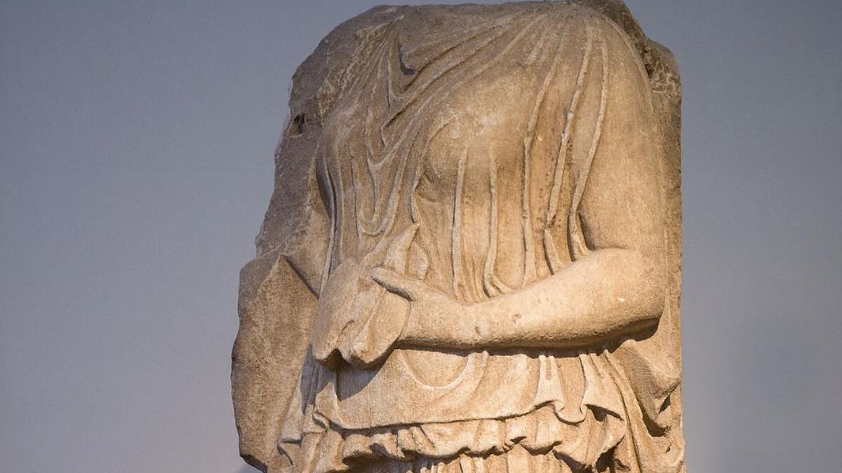 La identidad de la maestra generó interpretaciones enfrentadas con el paso del tiempo