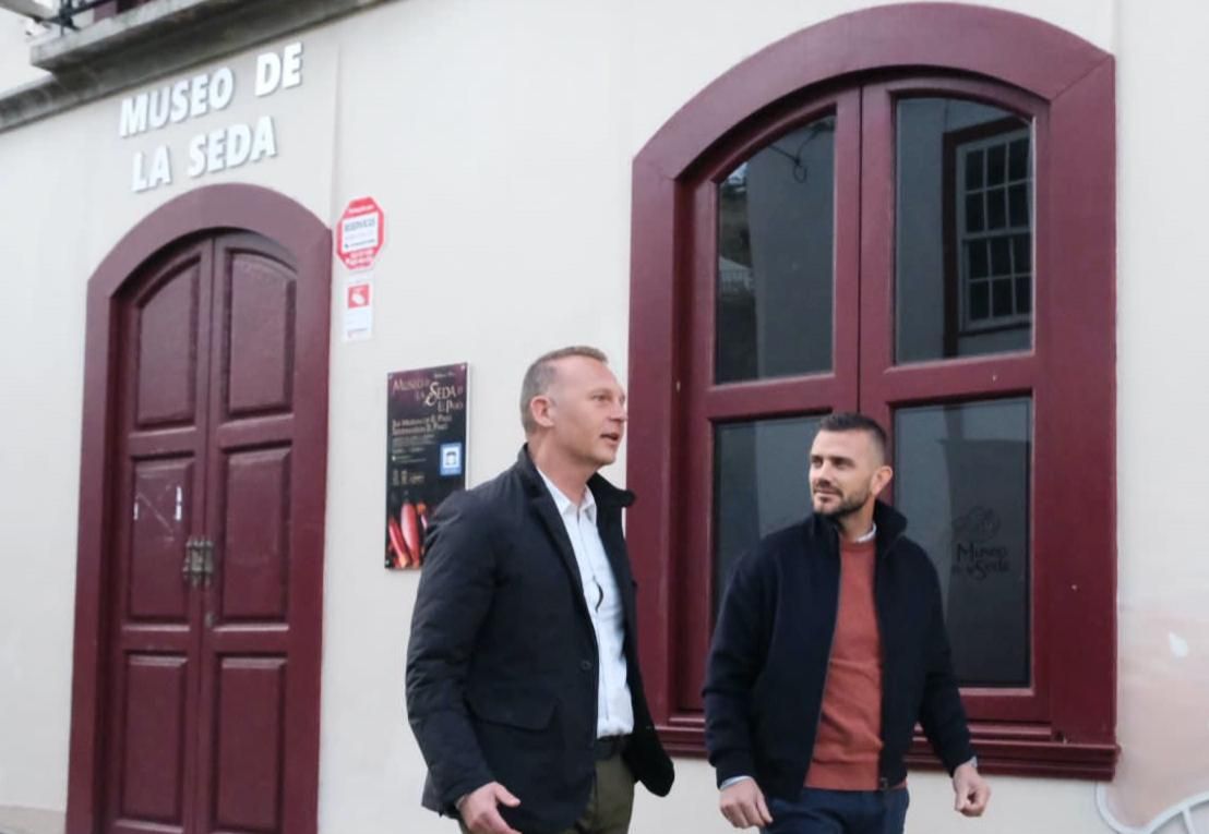 Omar Hernández y Eloy Martín en el Museo de La Seda de El Paso.