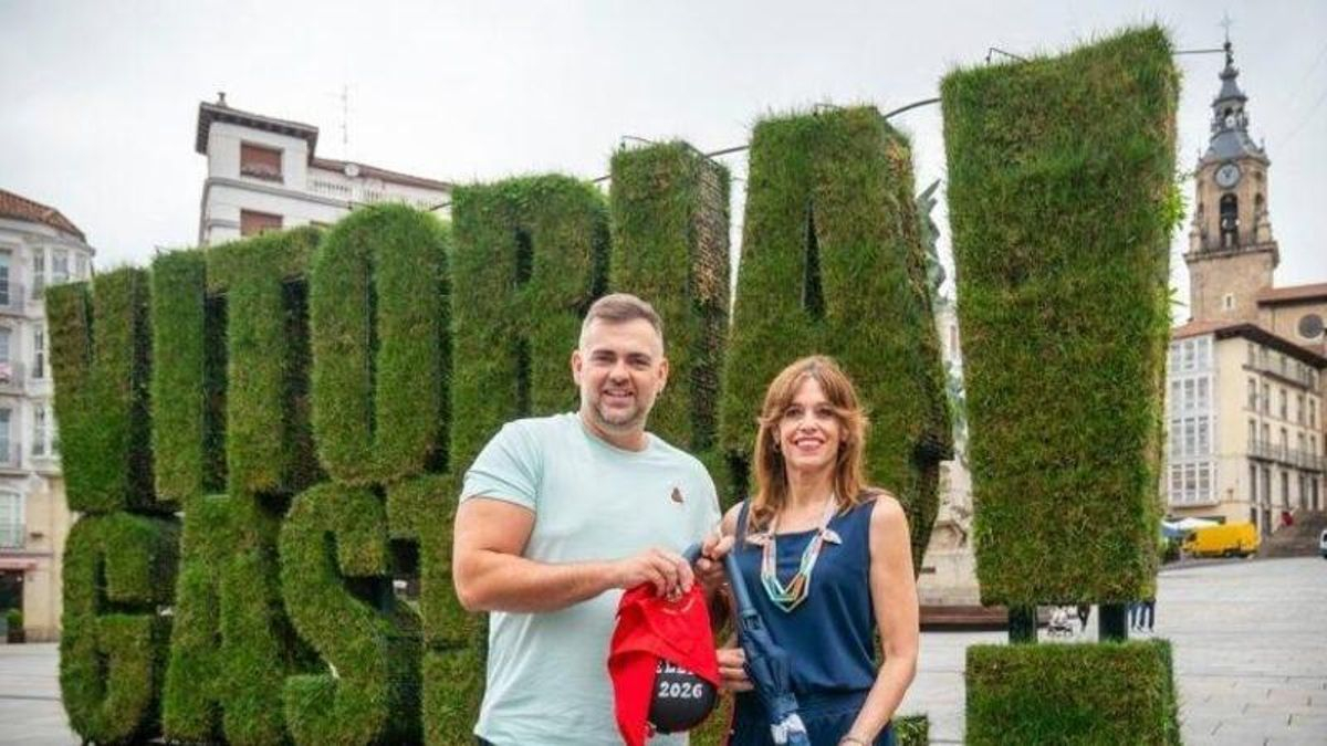 La alcaldesa de Vitoria pide a Iñaki Kerejazu, que encarna a Celedón, que no "mezcle" las fiestas con mensajes políticos