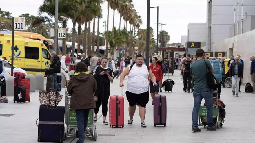 Los vuelos a Canarias en Semana Santa se disparan un 14% respecto al año pasado