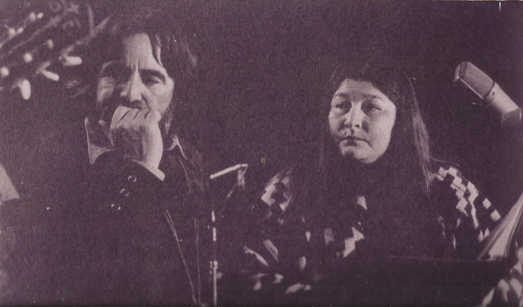 Horacio Guarany junto a Mercedes Sosa.