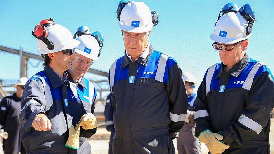 YPF presentará antes del lunes una oferta final a sus acreedores para evitar el default corporativo