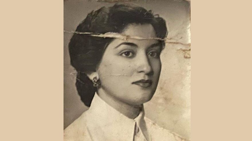 Cuando los partos salieron de las casas: la historia de María Victoria García Ochoa, “la matrona” de Monreal del Campo