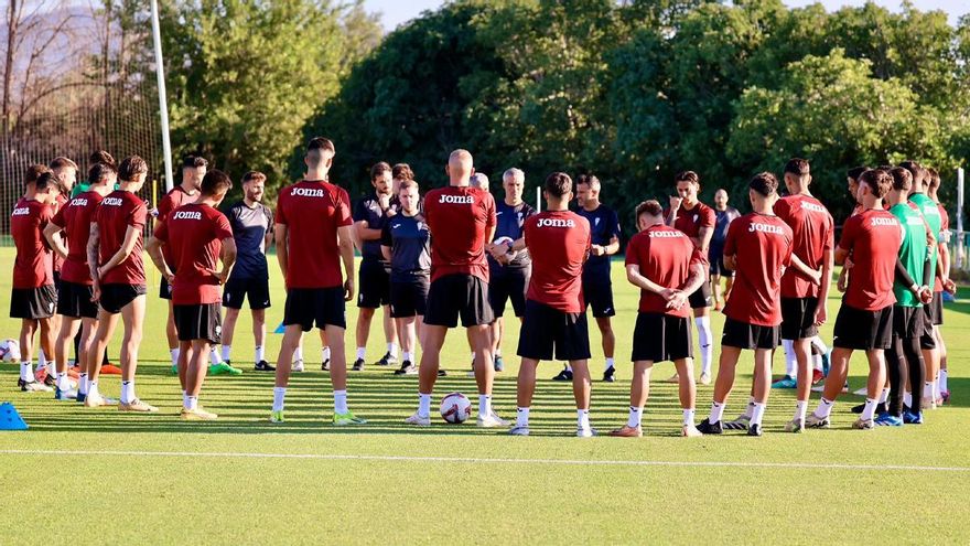 La dicotomía entre la paciencia y la urgencia en el Córdoba CF