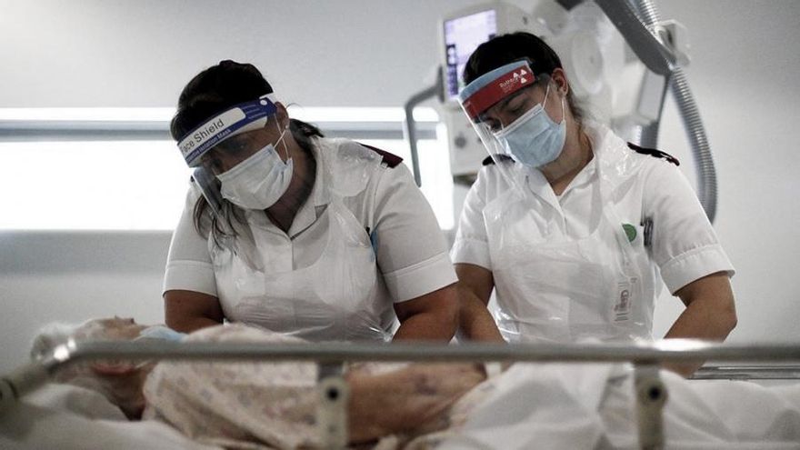 Datos iniciales indican que la inmunidad de los vacunados es más baja ante ómicron