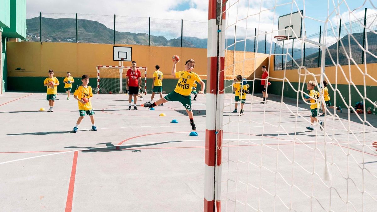 El Cabildo grancanario abona ayudas por 863.000 euros a 60 clubes de la isla