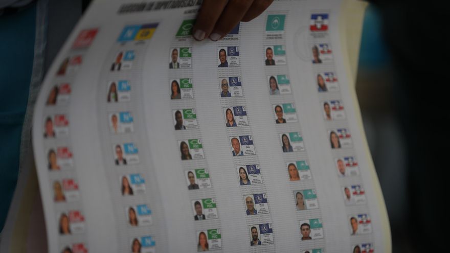 Los centros de votación cierran en El Salvador y comienza el recuento de papeletas