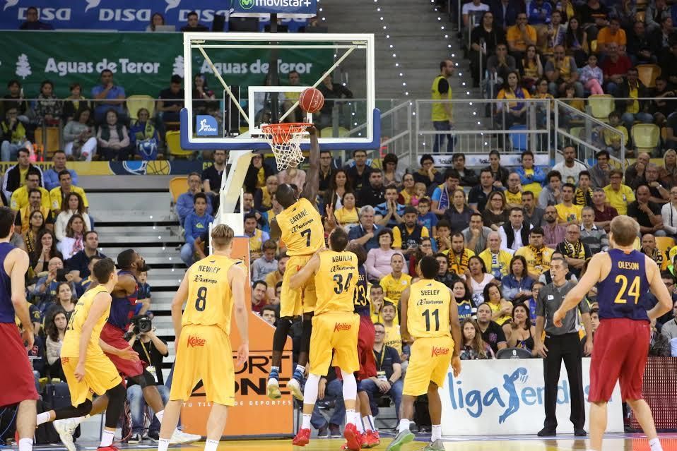 Partido entre el Gran Canaria y el FC Barcelona. (ALEJANDRO RAMOS)