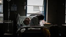El último reporte del Ministerio de Salud arrojó 3.879 nuevos contagios en las últimas 24 horas, fruto de cerca de 30.000 pruebas procesadas, lo que dio una tasa de positivos del 13 %, una de las más bajas de las últimas semanas.