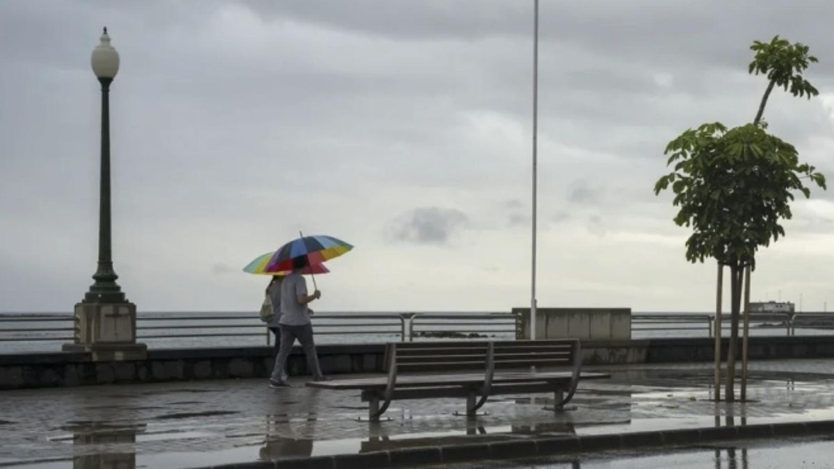 Aviso amarillo este martes por lluvias fuertes y tormentas: esta será la isla más afectada de Canarias