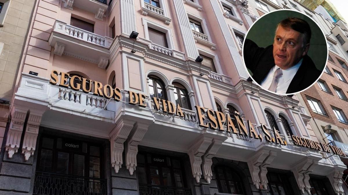 El Defensor del Pueblo exige al Ayuntamiento de Madrid retirar el letrero ilegal en Gran Vía del ultrarrico gurú de Milei