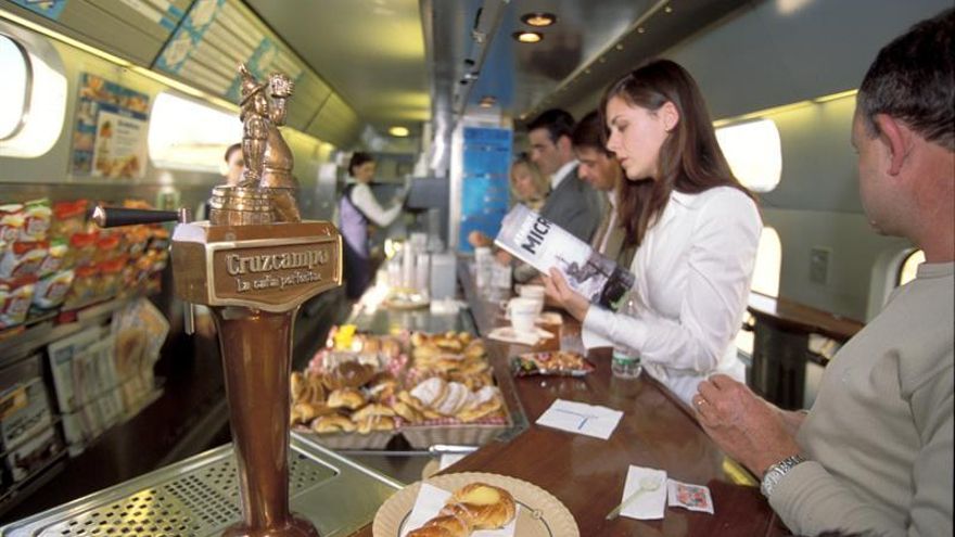 Los trabajadores de servicios a bordo de Renfe convocan 8 días más de huelga