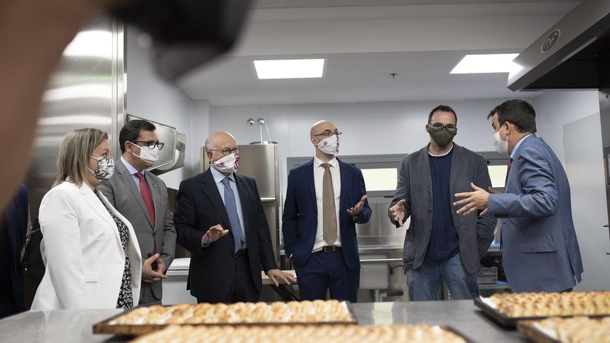 Gobierno y sector trabajarán para que el Mazapán de Toledo tenga una categoría específica en los Premios Gran Selección