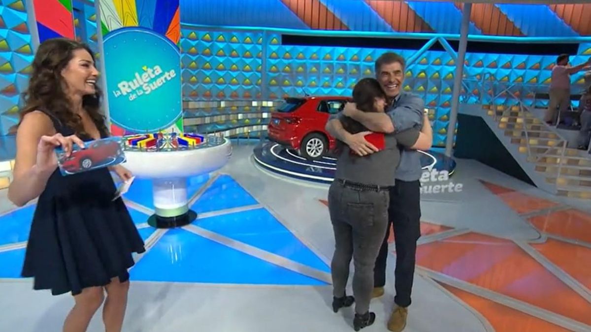 'La Ruleta' entregó el coche a una concursante tras resolver el panel final en tres segundos: "¡No me lo puedo creer!"
