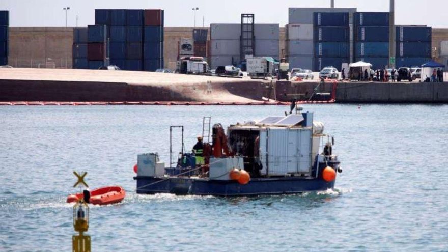 Los tripulantes del barco volcado en Castelló denuncian condiciones esclavistas y acoso