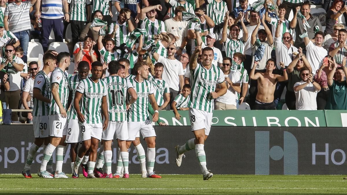 Fuentes celebra su último gol en El Arcángel
