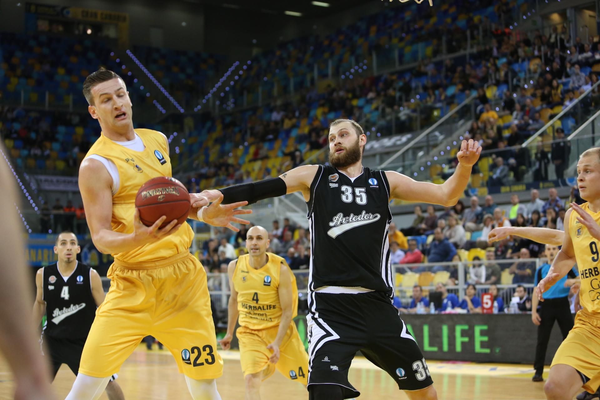 Partido de Eurocup entre el Herbalife Gran Canaria y el Avtodor Saratov en el Gran Canaria Arena. (Alejandro Ramos).