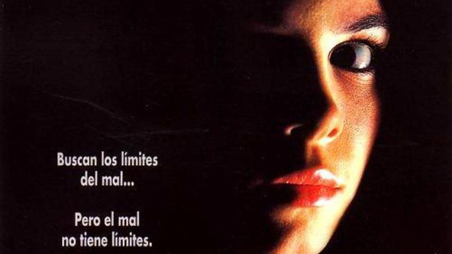 La película que aterrorizó a España 25 años antes que la serie de la que todo el mundo habla