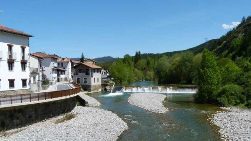 Escapando del turismo salvaje: cinco pueblos muy tranquilos a resguardo del ruido y el calor