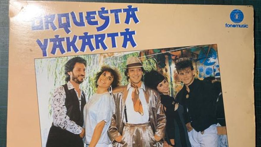 El ocaso de las orquestas de verbenas, explicado desde la Yakarta: "Esto va a morir, nuestra música está dejando de existir"