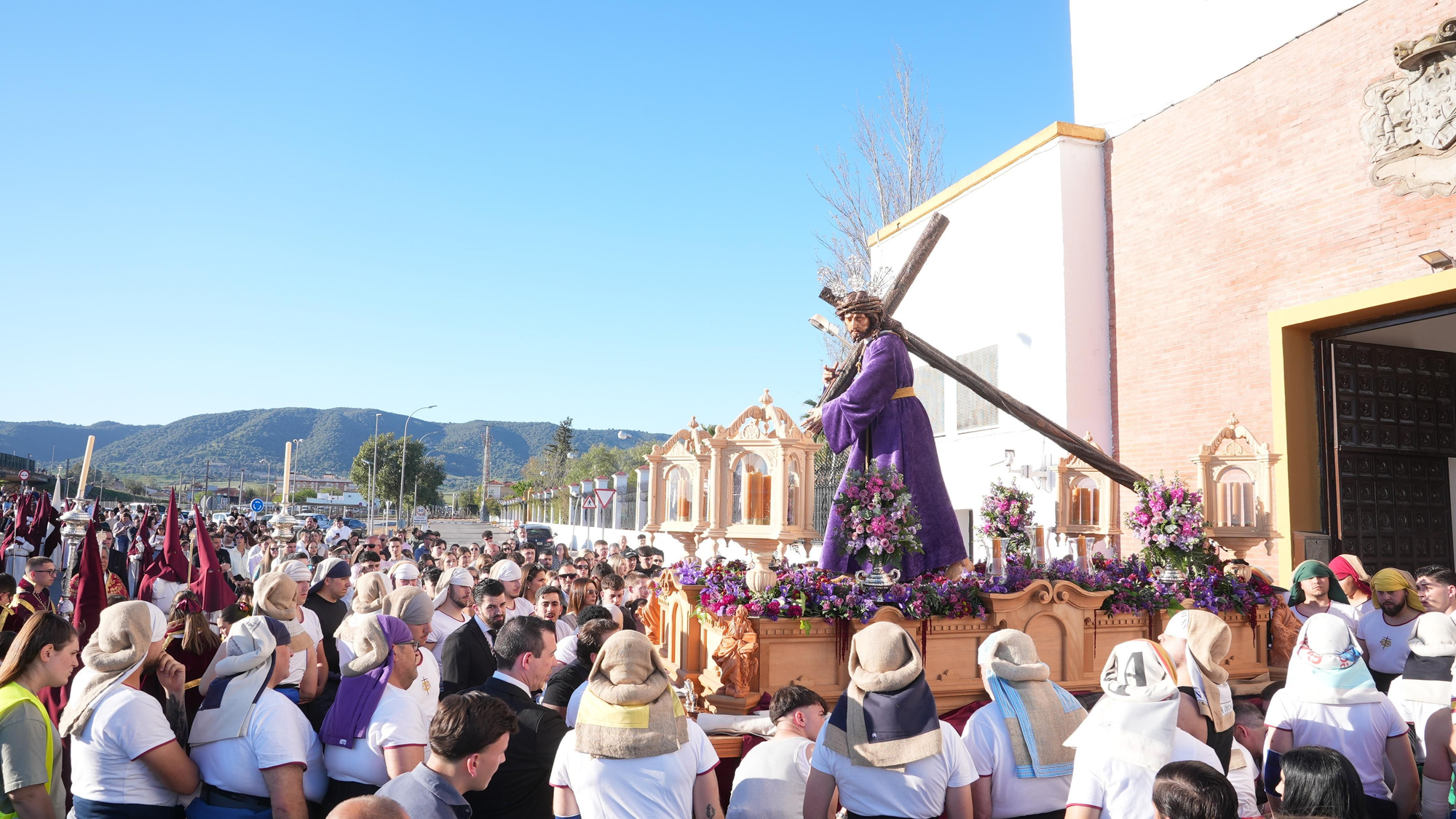 La salida procesional de la Sangre de El Higuerón, en imágenes