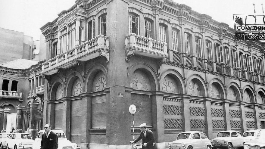 Parte del que hasta los años 40 fue Gobierno Civil (c. 1963).