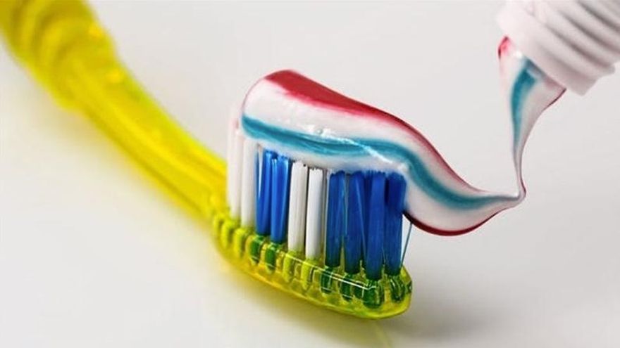 Cuidar la boca, seis tareas más allá de cepillarse los dientes