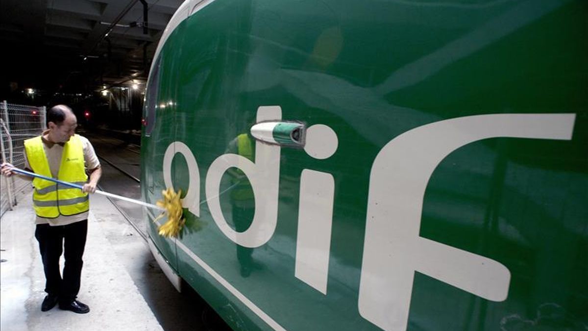 ADIF presenta una denuncia ante los Mossos por el corte de cables de la línea del AVE
