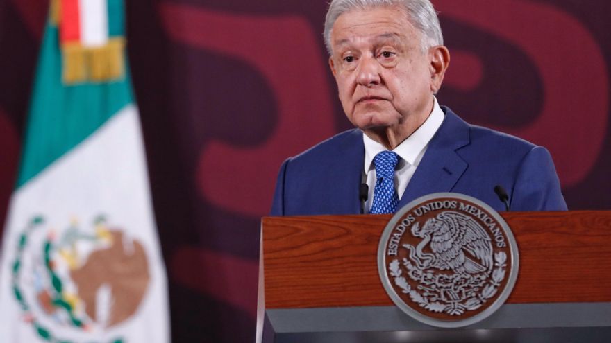 López Obrador acusa al gobernador de Texas de ser "antimexicano"