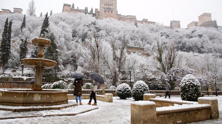 Los efectos de la borrasca Filomena en Andalucía: hasta 200 litros de acumulado en la Costa del Sol y 20 cm de nieve en la mitad oriental