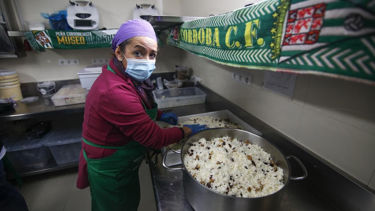Preparación de los menús solidarios de Cocinillas CCF