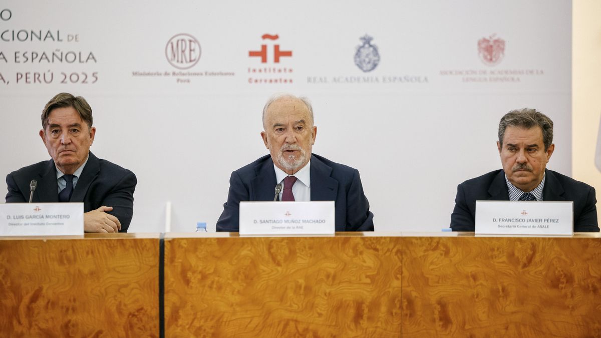 El choque RAE-Cervantes, el año en que la disputa política empañó la defensa de la lengua