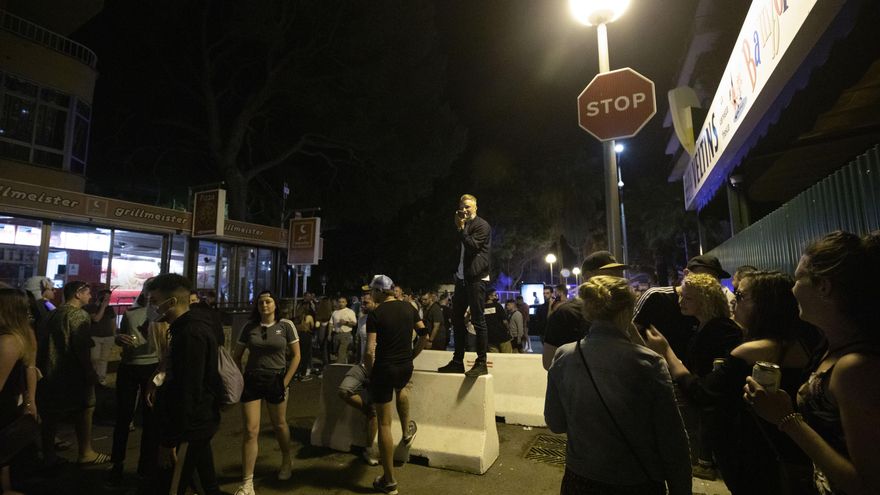 La mayor movilidad en verano fomenta eventos supercontagiadores, pero las vacunas cambian las reglas de juego