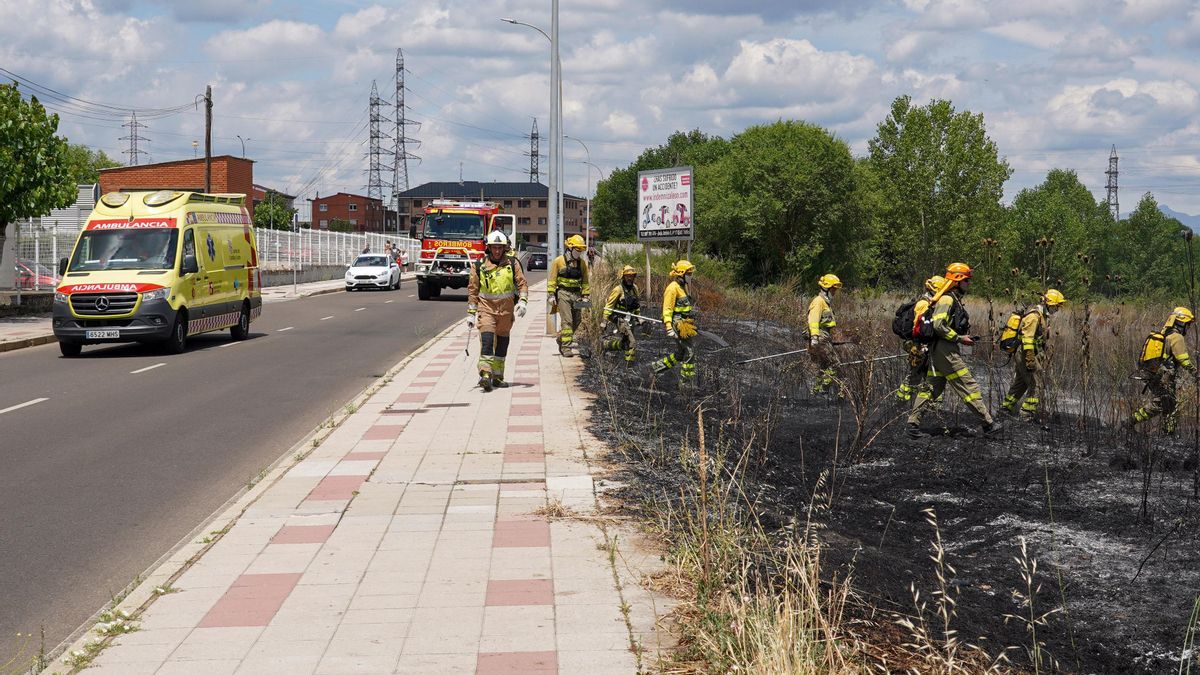 Incendio en las proximidades del Hospital de León