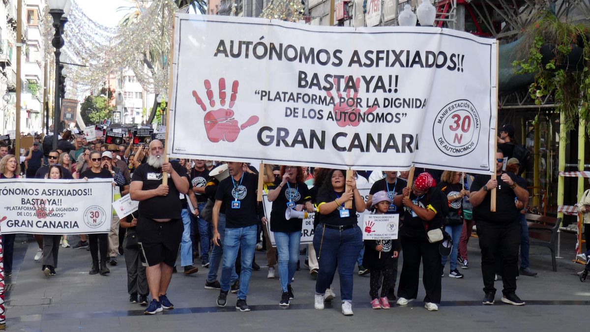 Autónomos canarios protestan en varias islas en defensa de sus derechos