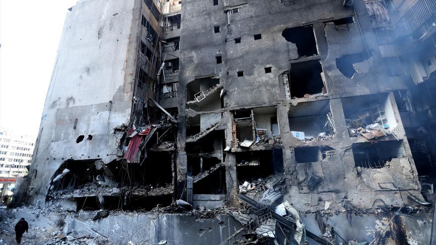 Un edificio dañado por los ataques israelíes del 8 de abril, en Beirut, Líbano.