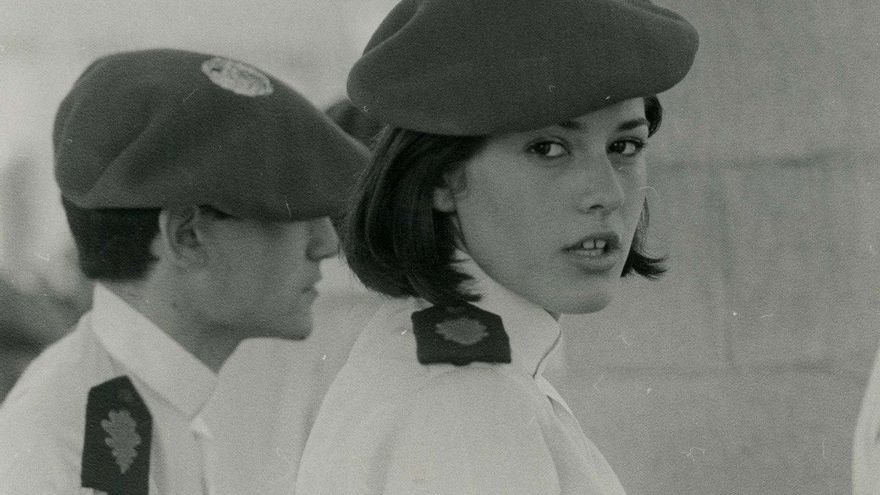 Una agente de la Ertzaintza, en los inicios del cuerpo