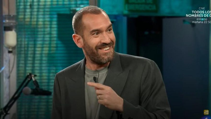 Jorge Ponce bromeó con la denuncia del rey emérito contra Revilla: "Hasta las demandas van antes a 'El Hormiguero'"