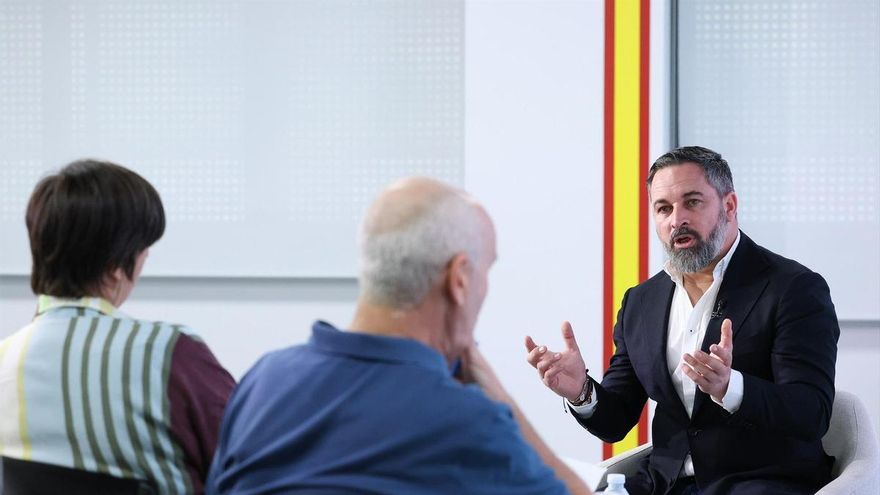 Abascal incita a los españoles a "empezar a defenderse por sí mismos" contra la inmigración