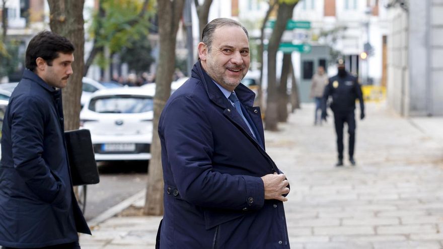 Ábalos, tras declarar tres horas en el Supremo por el caso Koldo: "No hubo ninguna comisión"