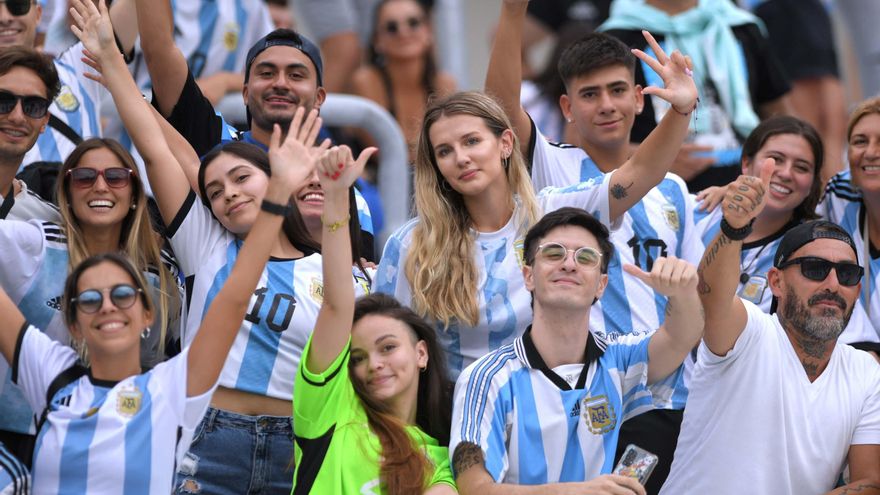 Arrancó la fiesta de los campeones del mundo en el estadio Monumental