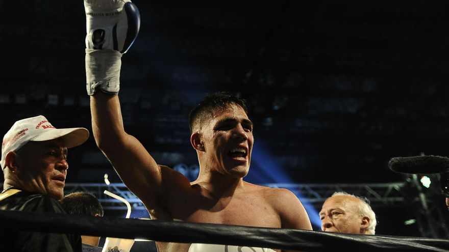 Fiebre de sábado por la noche por Brian Castaño: la pelea cumbre de nuestro último boxeador