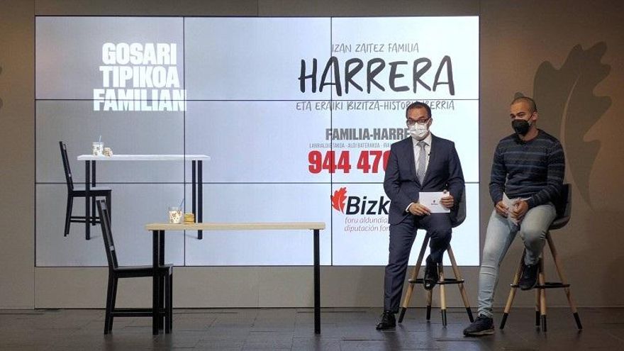 Imagen del diputado de Acción Social de Bizkaia, Sergio Murillo, y de Cristian Congo.